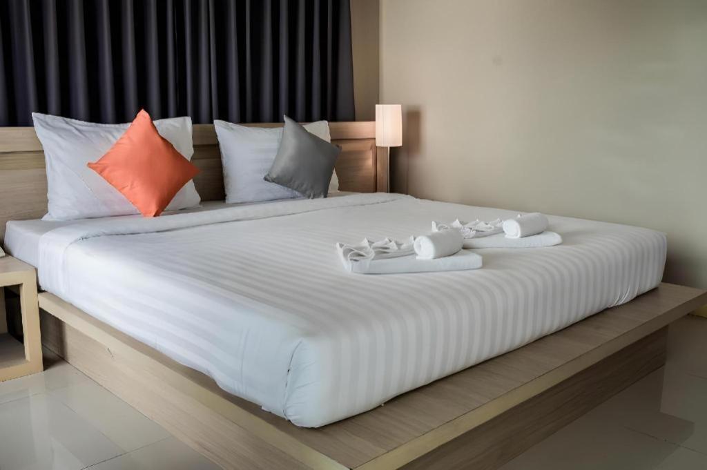 Chinotel Phuket Esterno foto